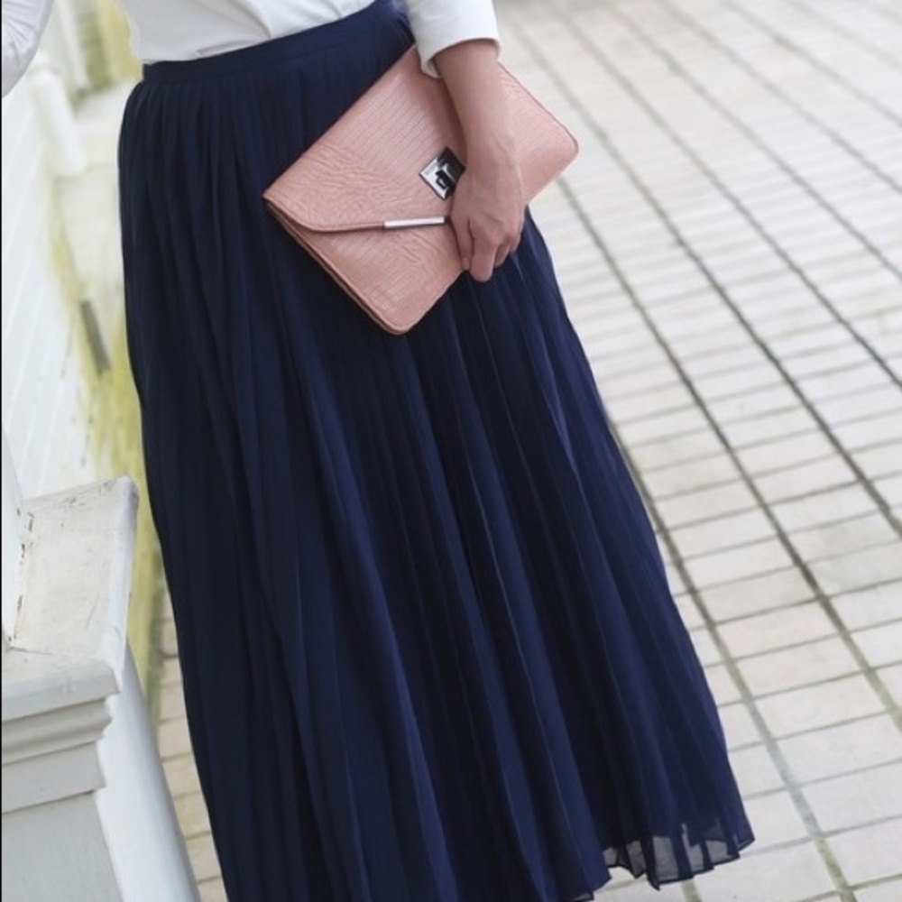 Navy pleated skirt